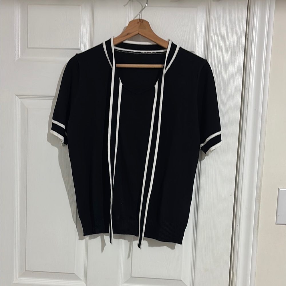 Black Top with White Trim and Bow - Size US Small - Picture 8 of 8